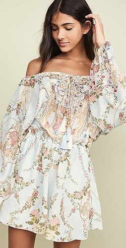 White dress outfit for lectors commentators free morocco