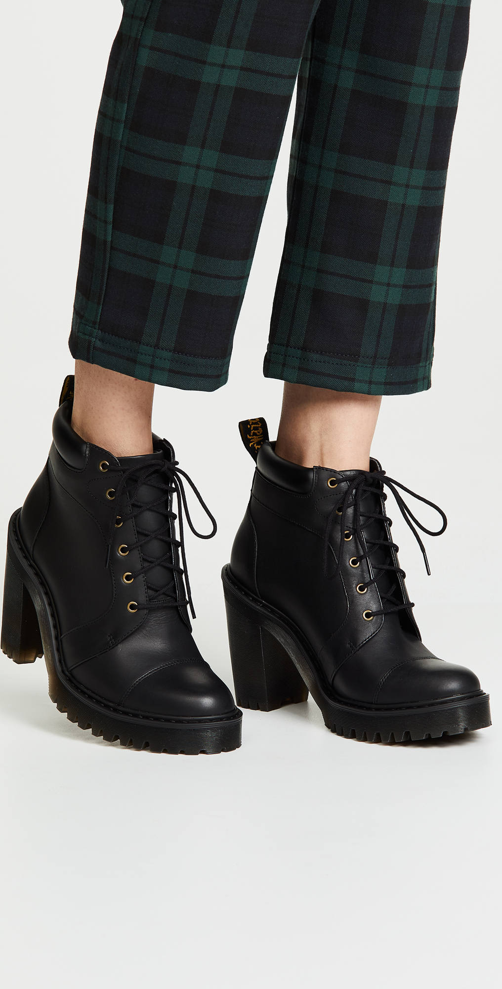 dr martens averil black