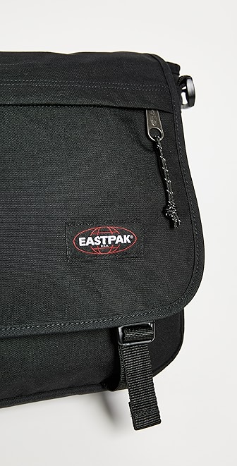 eastpak delegate amazon