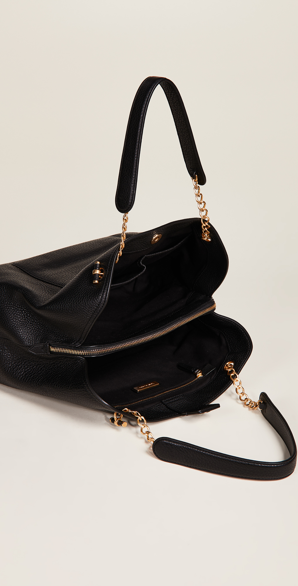 chelsea slouchy leather tote tory burch