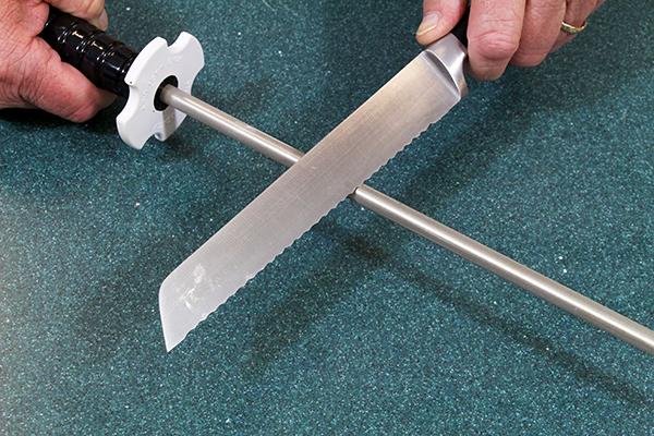 DMT DS2F 12-Inch Diamond Steel Sharpening Rod, Fine Grit - Manual Knife