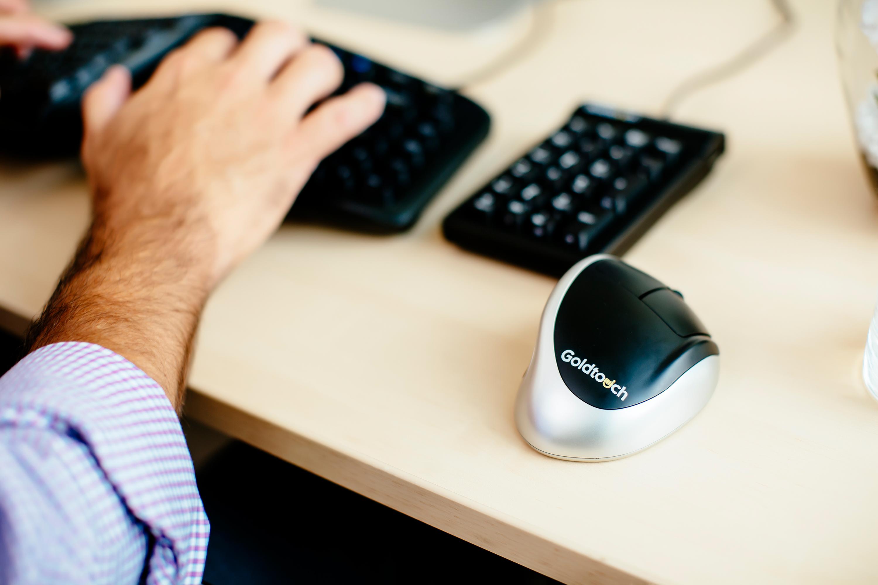 Goldtouch Comfort-fit Mouse v2.0 (Right-handed) | Pacific Ergonomics