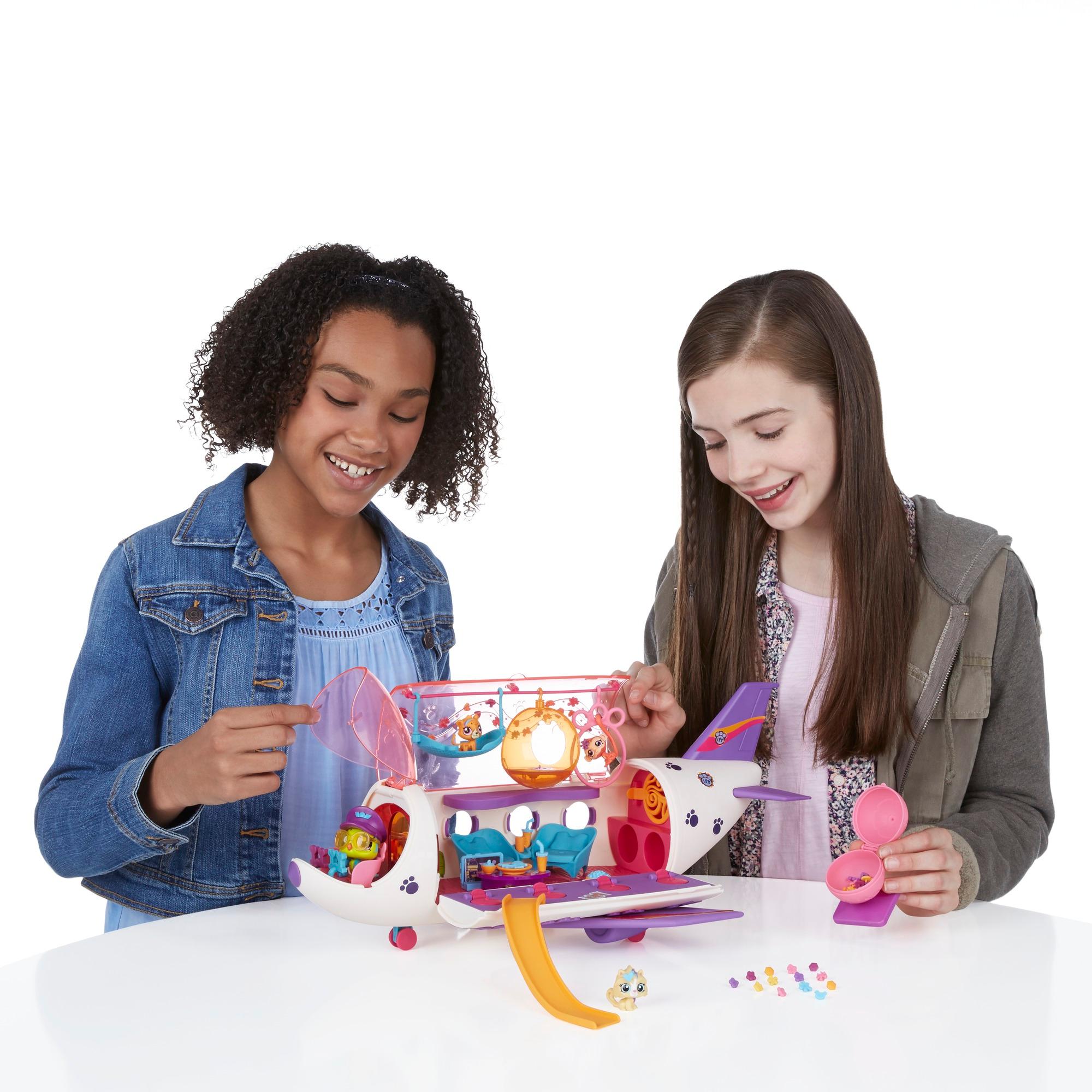 Littlest Pet Shop Pet Jet Playset Toy, Includes 4 Pets