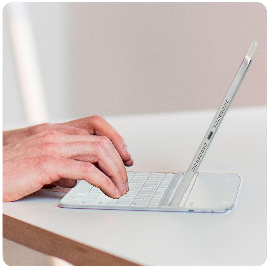 Logitech Ultrathin ClipOn Keyboard Cover for iPad