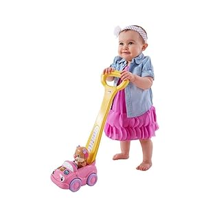 Zwangere Vrouw In Een Roze Jurk Met Blauw Lintje Met Woordmars Verwacht Voor Pasgeborenen En Uitbreiding Van Het Gezin Op Houten Kubus 209457304