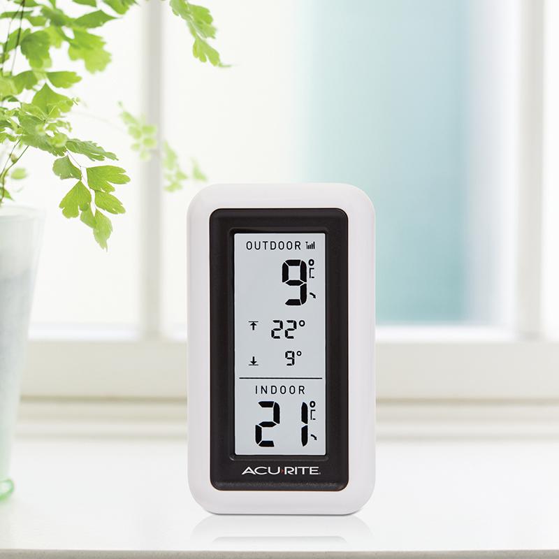 AcuRite 00424CA Digital Thermometer with Indoor/Outdoor