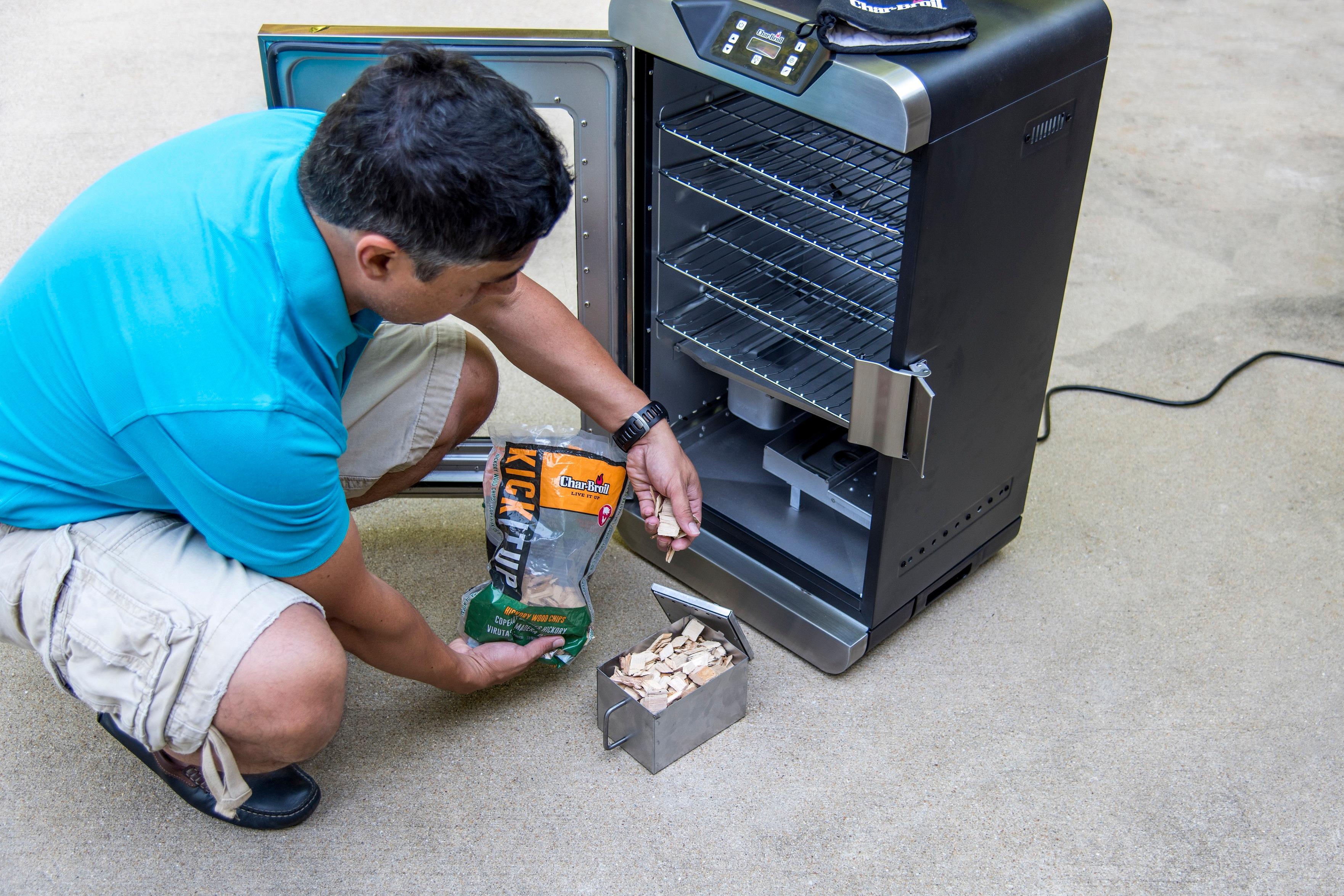 CharBroil Deluxe Digital Electric Smoker, 725 Square Inch Garden & Outdoor