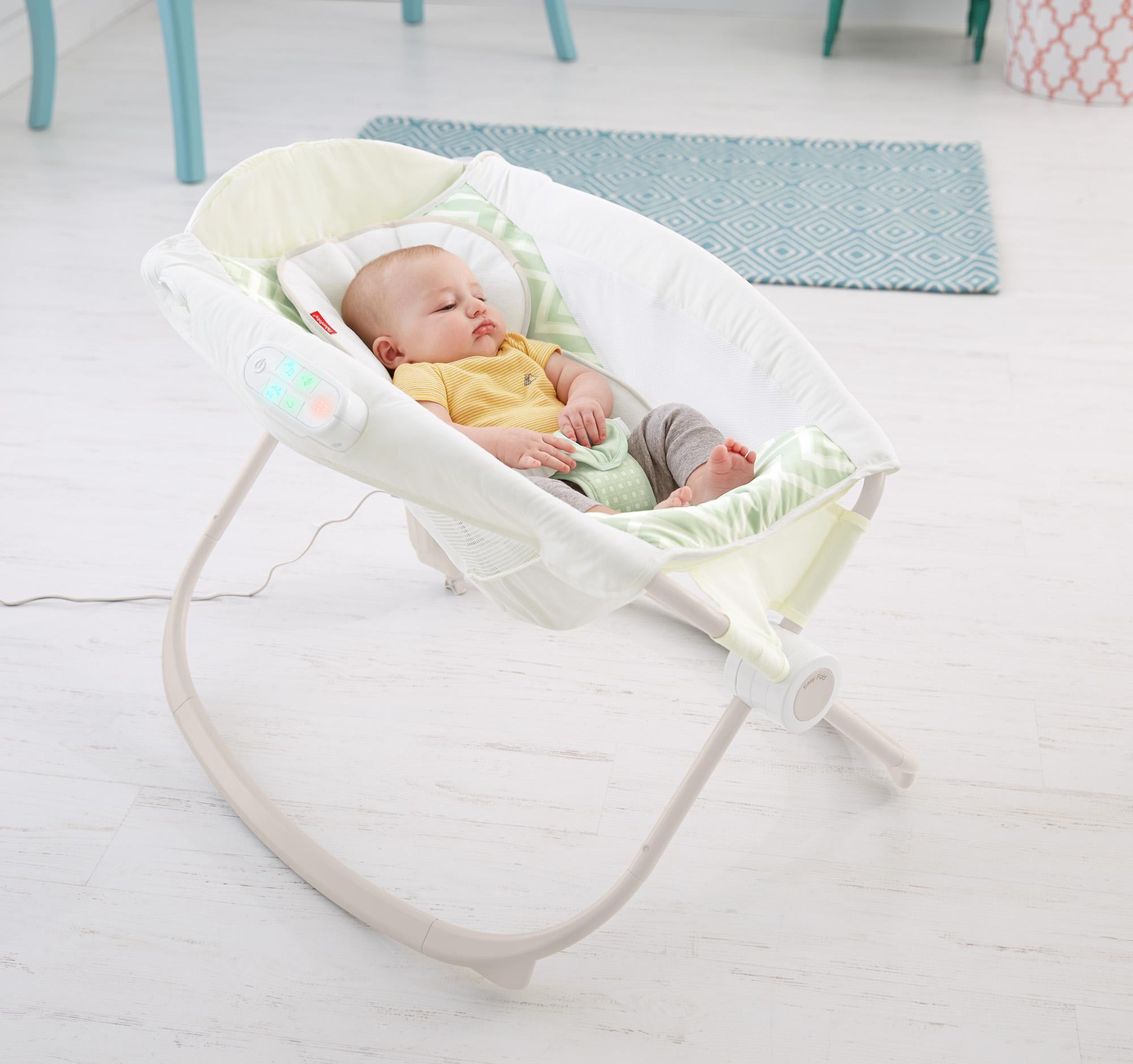 FisherPrice Deluxe Auto Rock 'n Play Sleeper with Smart