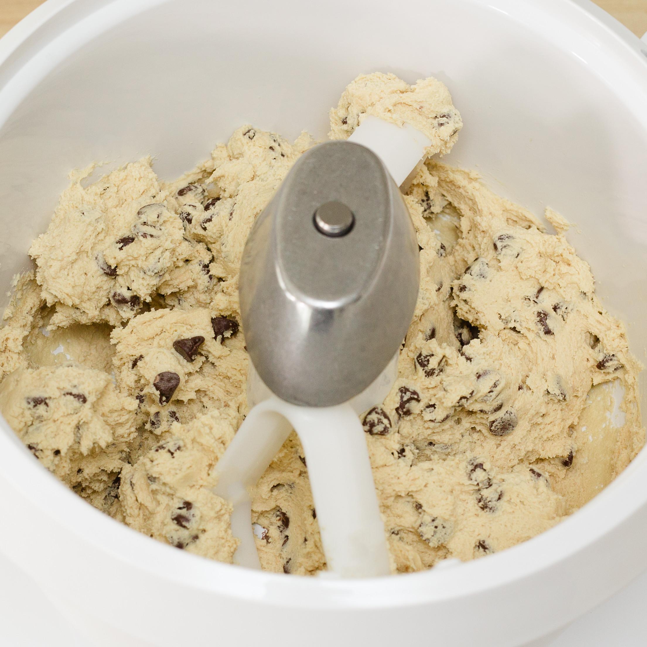 Bosch MUM6N10UC Universal Plus Stand Mixer, 800 watt, 6.5