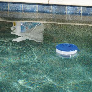 chlorine tablet, pool floater, pool feeder, algae control, pool chemical, pool care