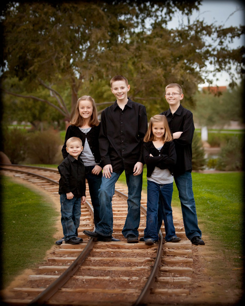 Family Of 5 Photo Poses