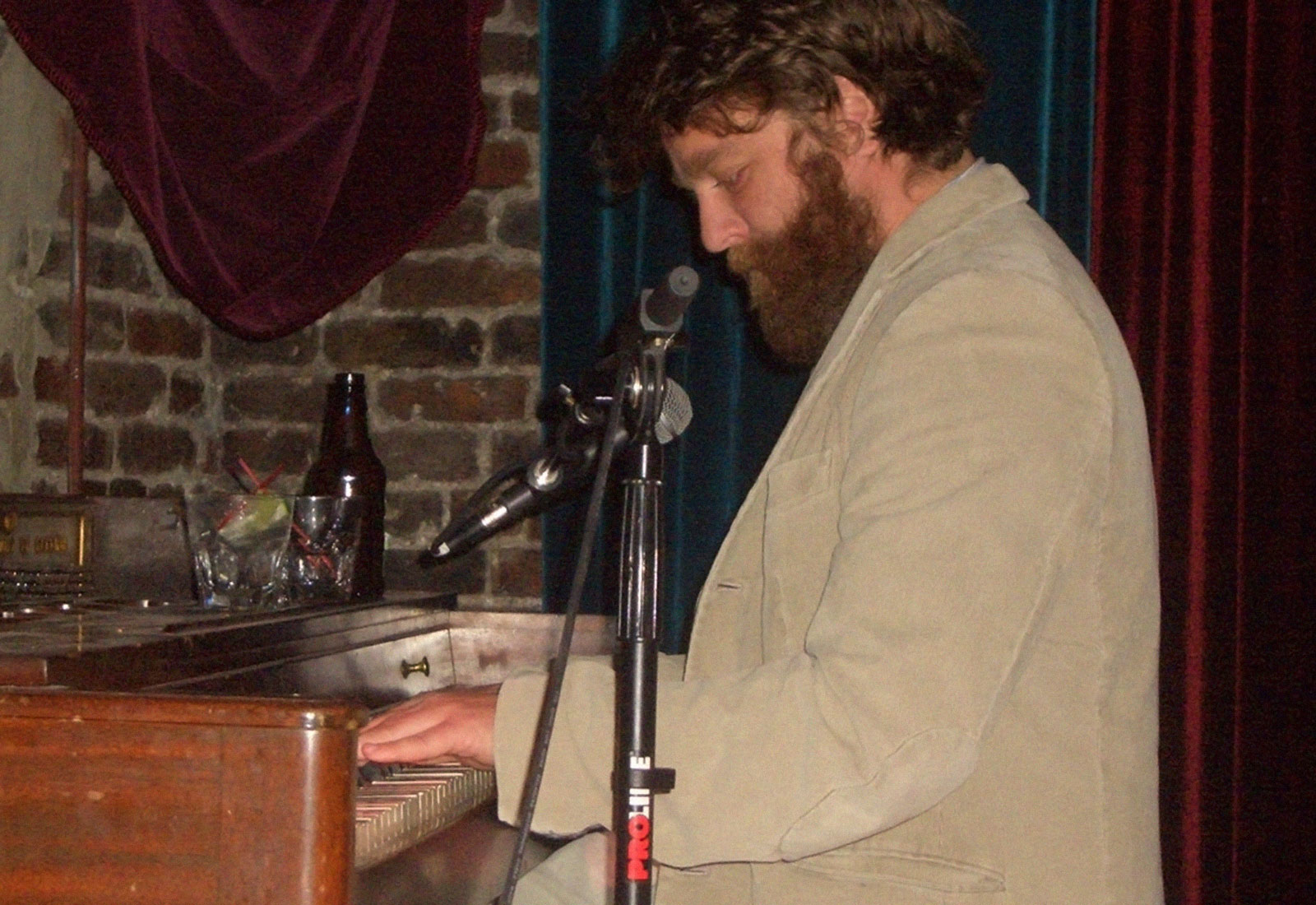 Watch Zach Galifianakis Live At The Purple Onion Prime Video Also, please contact us regarding spam, political or any other inappropriate videos, as this helps us remove gordo was master of the uncomfortable interview long before zach started the two ferns bit. watch zach galifianakis live at the