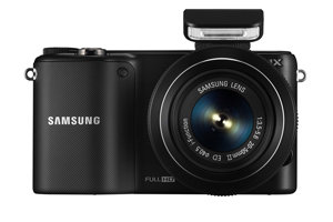 Samsung NX2000 (with bundled 20-50mm lens) Product Shot