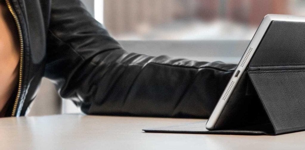 Amazon.com: Twelve South SurfacePad for iPad Air, black | Ultra ...