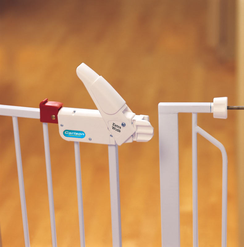 Carlson Extra Wide Walk Through Gate with Pet Door, 29 to