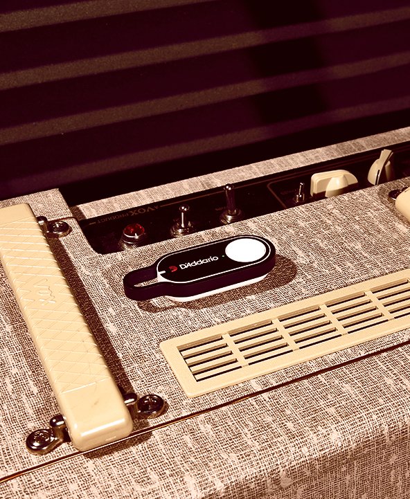 Guitar strings with the D'Addario Dash Button