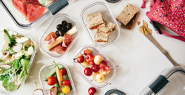 SCHOOL LUNCH STORAGE FROM RUBBERMAID