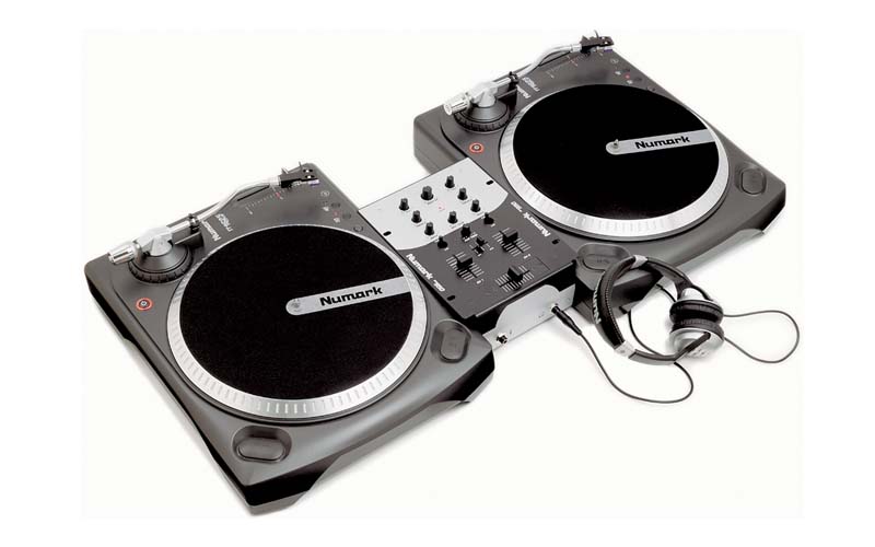 Numark BATTLE PAK S4 Complete Turntable System with Mixer