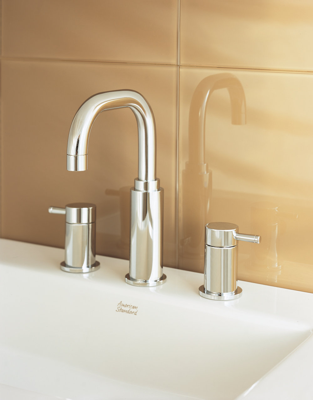 American Standard 2064.801.002 Serin TwoHandle Widespread Lavatory