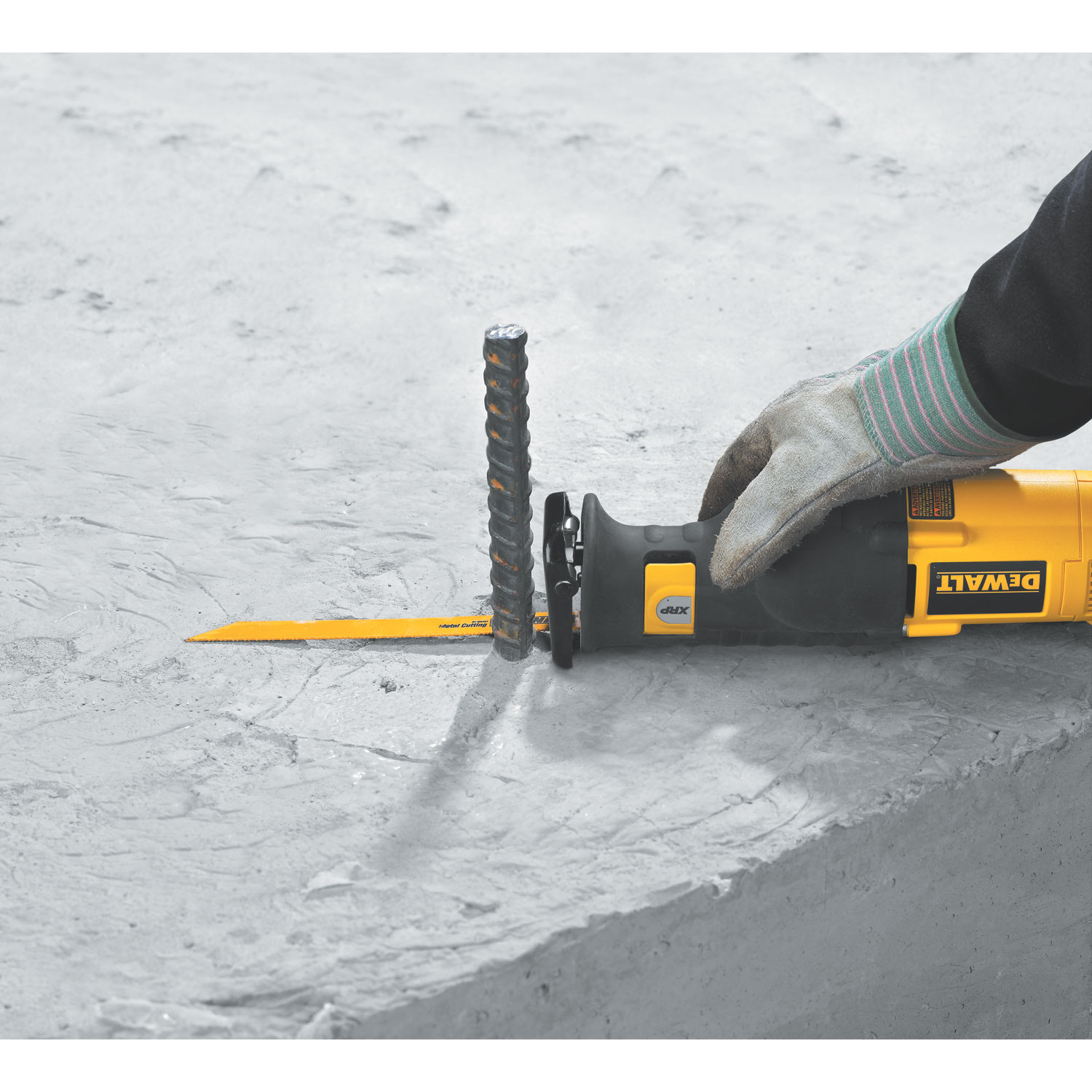 DEWALT DC385K 18Volt NiCad Cordless Reciprocating Saw Kit Power