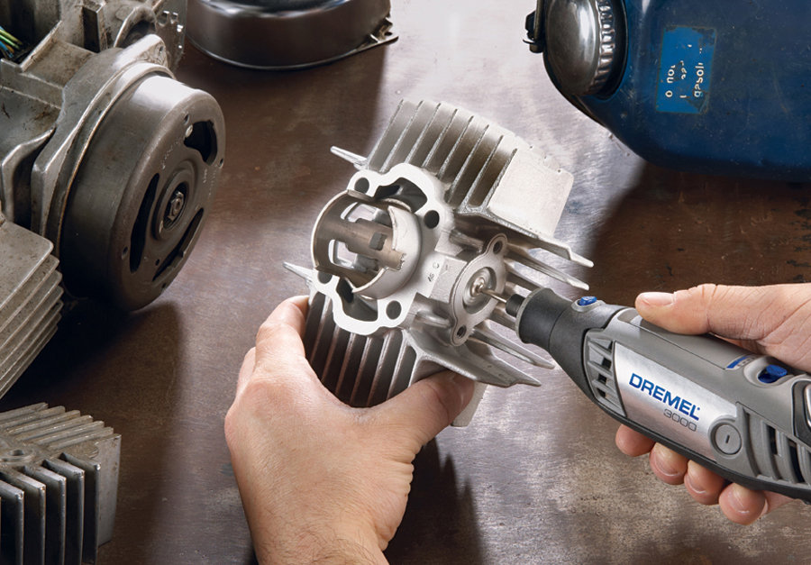 Dremel 30001/24 Variable Speed Rotary Tool Kit 1 Attachment & 24