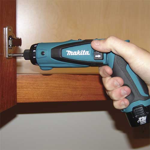 Makita DF010DSE 7.2Volt LithiumIon Cordless DriverDrill