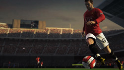 Wayne Rooney striking down the sidelines in 'FIFA Soccer 09' for PC