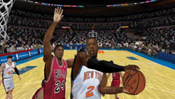 Knicks player cutting to the hoop with the Bulls in pursuit in NBA 2K10