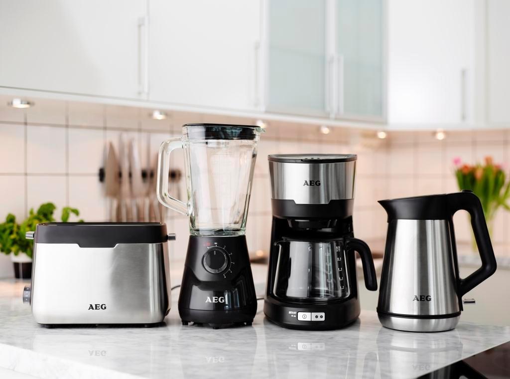 AEG 5 Series Cordless Kettle, 2400 W Stainless Steel/Black Amazon.co.uk Kitchen & Home