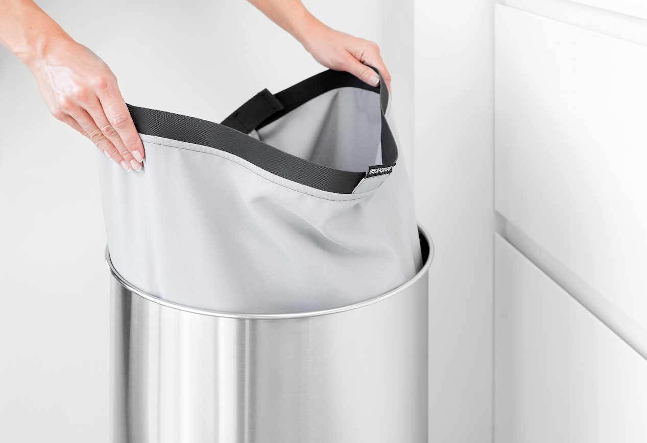 Brabantia Large Laundry Bin with Lid, 60 L Brilliant Steel Amazon.co
