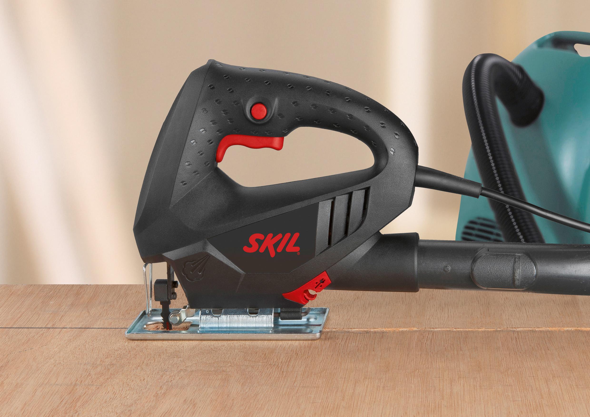 Scie Sauteuse Pendulaire Skil 4531ga - 710W Avec Aspiration Intégrée - Outil De Bricolage Puissant Et Confortable