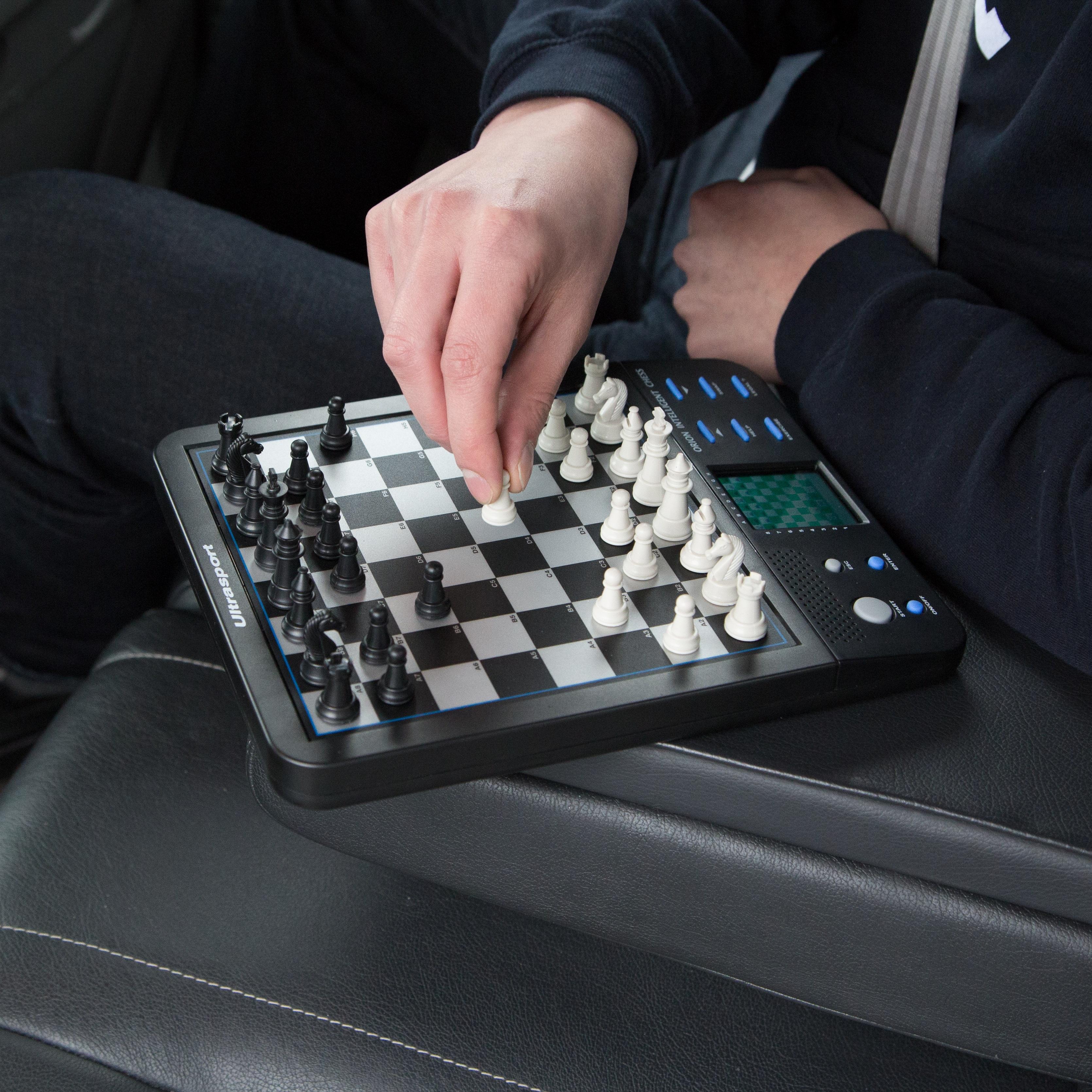 Jeux D Echec Contre L Ordinateur Ultrasport Ordinateur d'Échecs et de Jeux - 8 Jeux: Amazon.fr: Jeux et