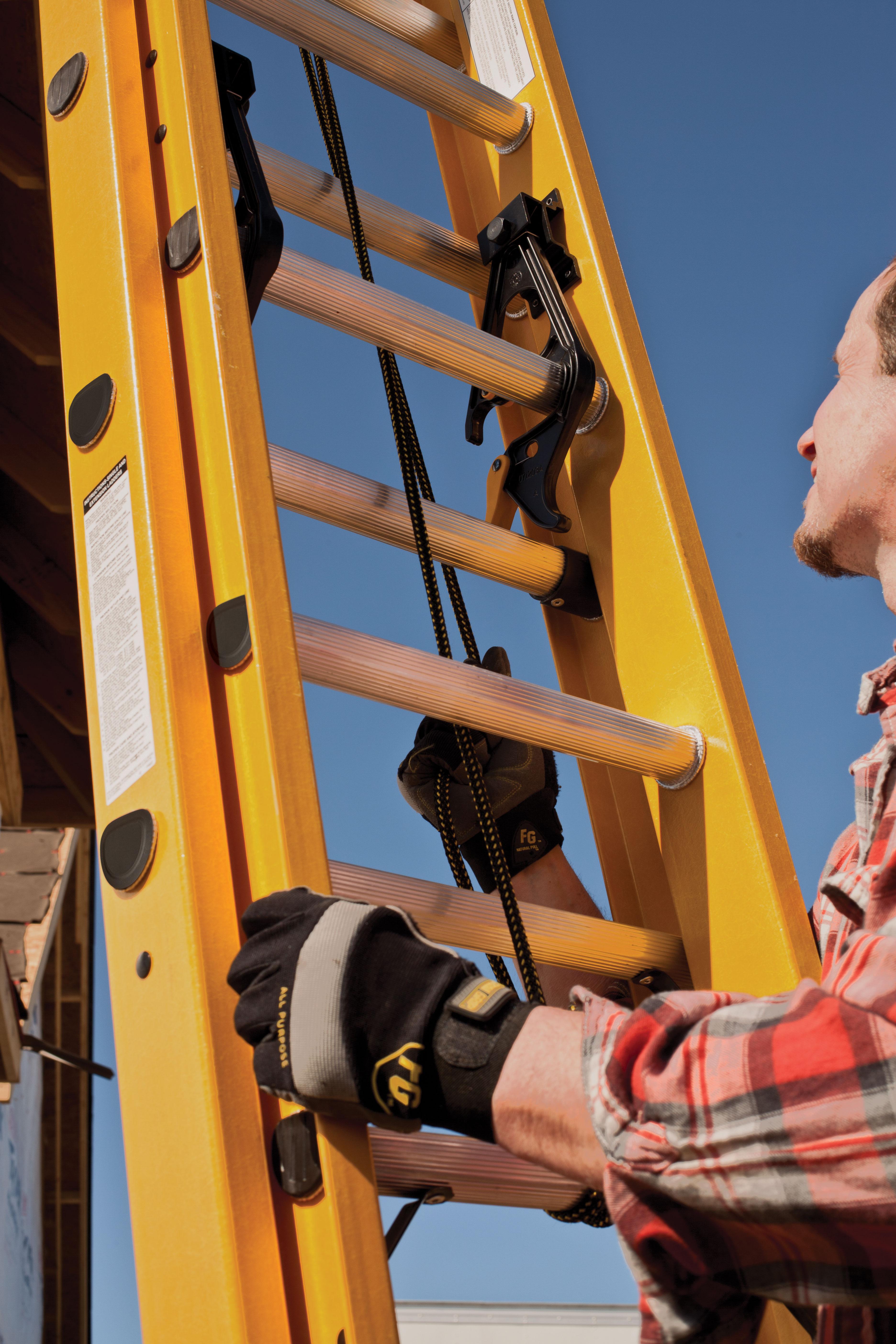 DeWalt DXL302016PT Fiberglass Extension Ladder Type IA, 300Pound Duty