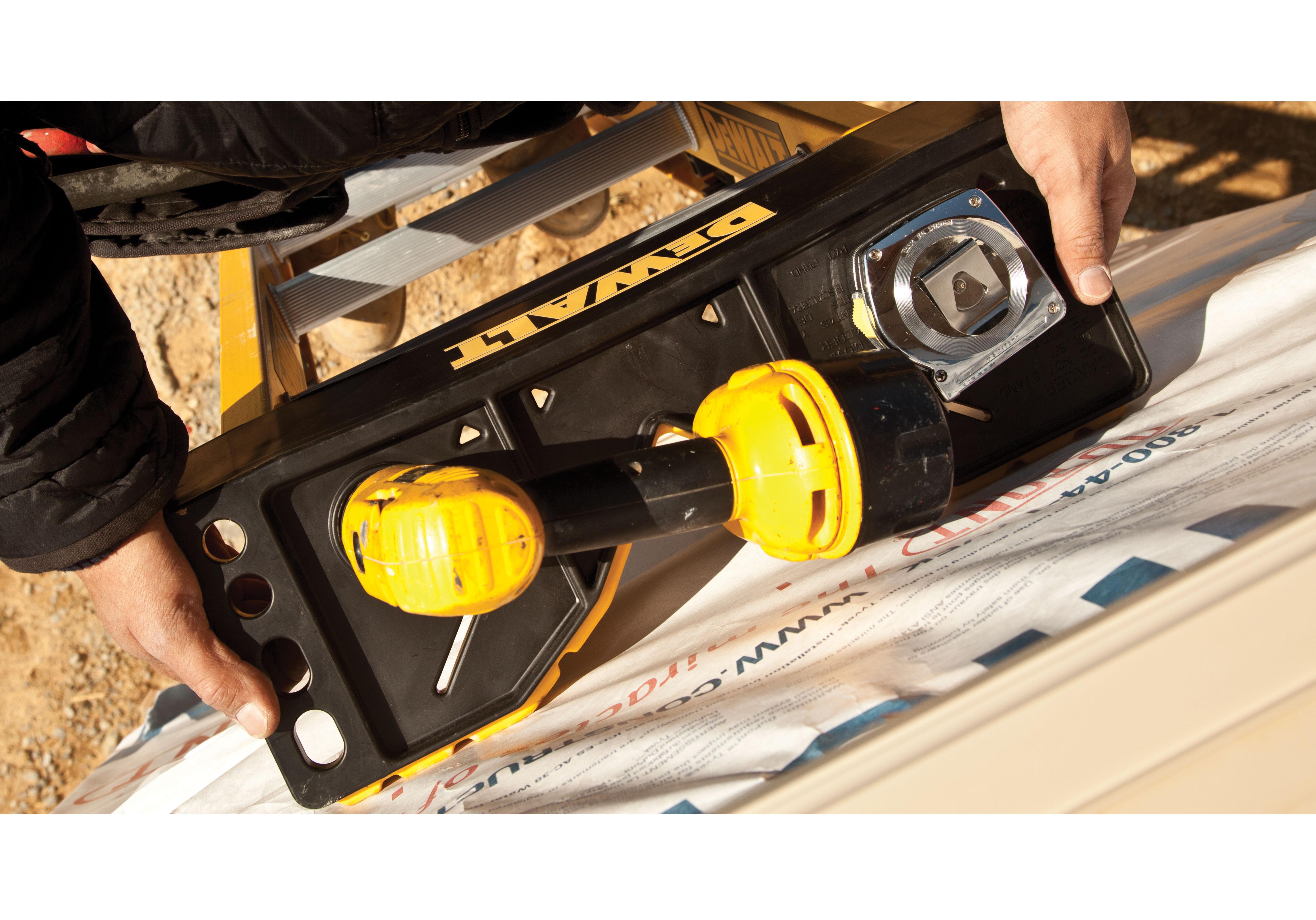 DeWalt DXL302016PT Fiberglass Extension Ladder Type IA, 300Pound Duty