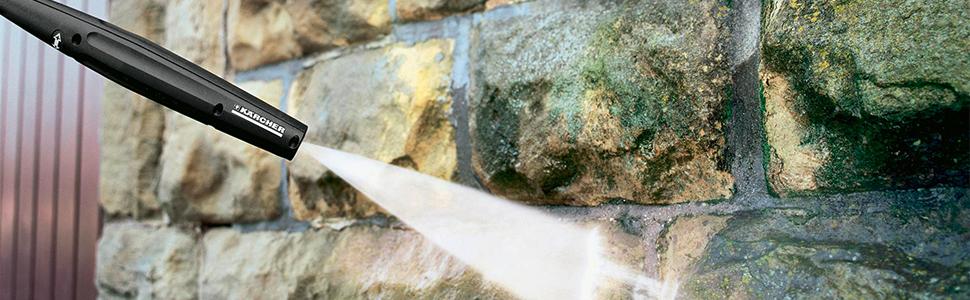 /></figure>
<!-- /wp:image -->
<!-- wp:paragraph -->
<p>El equipamiento de la «K2» incluye dos neumáticos de marcha suave, una pistola, una manguera de alta presión de 4 m, un tubo pulverizador simple, una boquilla turbo con chorro giratorio contra suciedad incrustada, así como un filtro de agua para proteger la bomba de la penetración de partículas de suciedad. </p>
<!-- /wp:paragraph -->
<!-- wp:paragraph -->
<p>La limpiadora de alta presión ha sido desarrollada para trabajos de limpieza ocasionales y suciedad ligera en toda la casa. Este tipo de suciedad se da, por ejemplo, en bicicletas, utensilios de jardinería o muebles de jardín.</p>
<!-- /wp:paragraph -->
<!-- wp:image -->
<figure class=