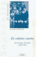 En culottes courtes sur les bancs de l'école
