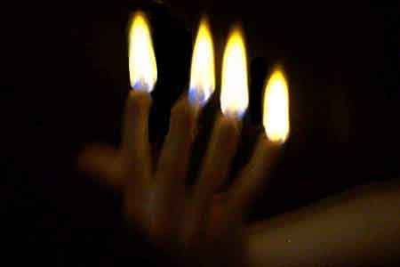 Magie Professionnelle Flame at your fingertips