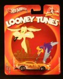 Hot Wheels, Looney Tunes Die-Cast Vehicle, Wyle E. Coyote and the Roadrunner '10 Pro Stock Camaro, 1:64 Scale