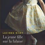 La jeune fille sur la falaise