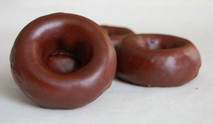 Kinnikinnick Gluten Free Chocolate Dipped Donuts 2 Pack Amazon Com Grocery Gourmet Food