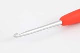 Clover Amour Crochet Hook 3.0mm Easy Grip Bright Colour view 4