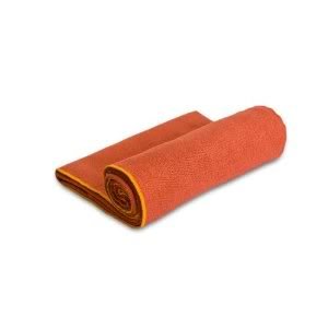 YogaRat Mugzy's Mutt Towel: Awesome 100% Microfiber pet towel attracts but won't trap fur - 28" x 50"
