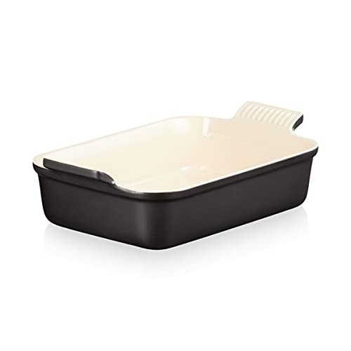 Le Creuset Rechteckige Auflaufform Tradition aus Steinzeug, 26 cm, 2.4 Liter, Schwarz matt, 71102260000001