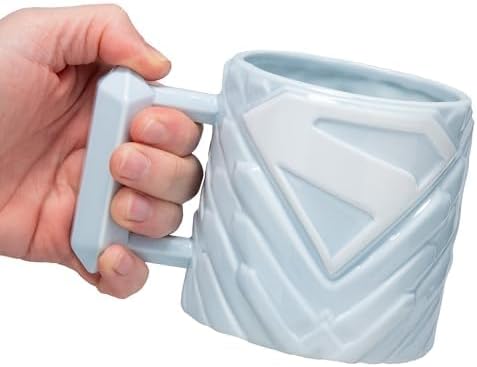 DC Comics Superman Fortress of Solitude Taza de cerámica de 650 ml con licencia oficial, tamaño grande para té, chocolate caliente y más, regalo para fans de los superhéroes