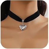 YUEKISEN Black Choker Necklace Chunky Heart Pendant Necklace Black Velvet Collar Necklace Y2K Trendy Jewelry Gifts for Women