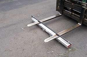 AMK R-84 84 in. Roadmag Magnetic Sweeper