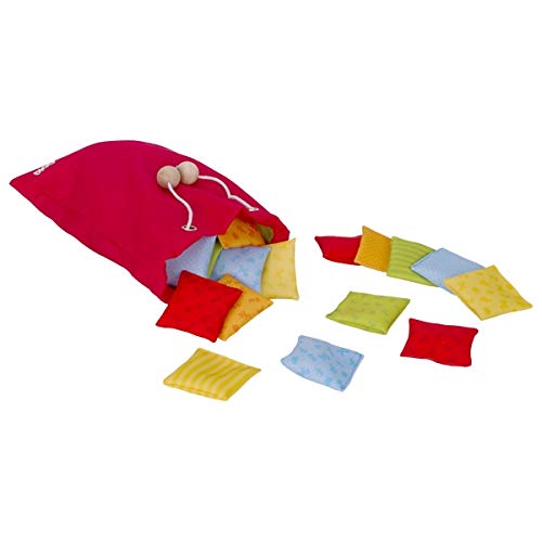 goki 56828 - Fühlmemo Kissen aus Holz, Textil und Glas, Lernspiel für die ganze Familie, unterschiedliche Oberflächen innerhalb des Kissens, Förderung Feinmotorik und Tastsinn, 20-er Set, ab 3 Jahren