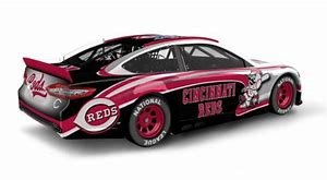 Cincinnati Reds Major League Baseball Hardtop Diecast Car, 1:64 Scale