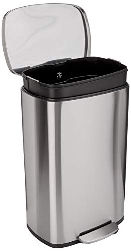 Amazon Basics Rechteckiger 50-Liter-Mülleimer mit Soft-Close-Fußpedal, Gebürsteter Edelstahl, Schmutzabweisend, Herausnehmbarer Innenbehälter, für Küc