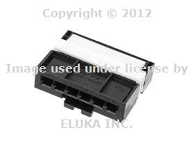 BMW Genuine Taillight Bulb Carrier Socket Housing for 3 5 X5 Series E39 E46 E90 for 323i 325i 325xi 328i 328xi 330i 330xi 335i 335xi 525i 530i 540i 540iP M3 M5 X5 3.0i X5 4.4i X5 4.6is X5 4.8is